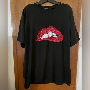 SheIn"Lip Bite" T-shirt